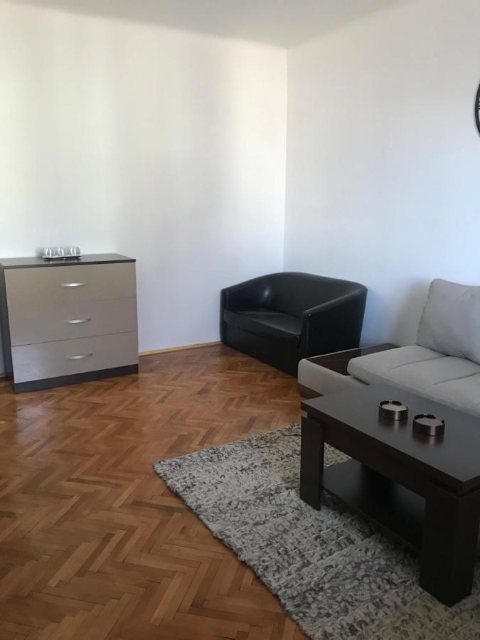 Apartament Sanda Lägenhet Turda Exteriör bild