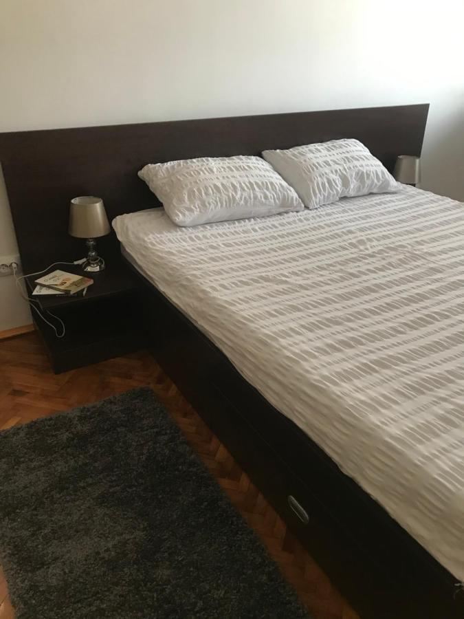 Apartament Sanda Lägenhet Turda Exteriör bild
